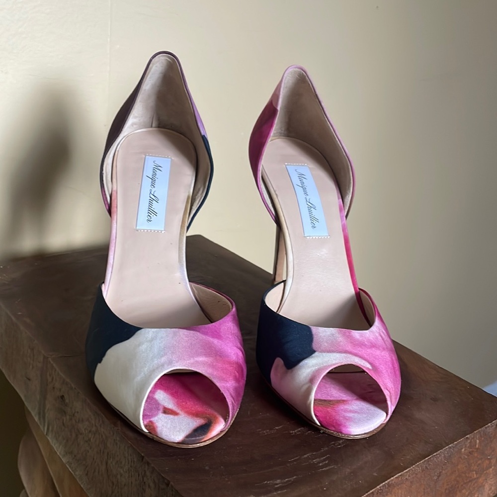 Monique Lhuillier pumps